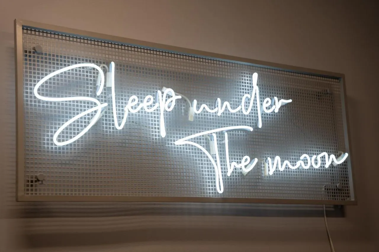 Moon Hostel Warszawa Polonya
