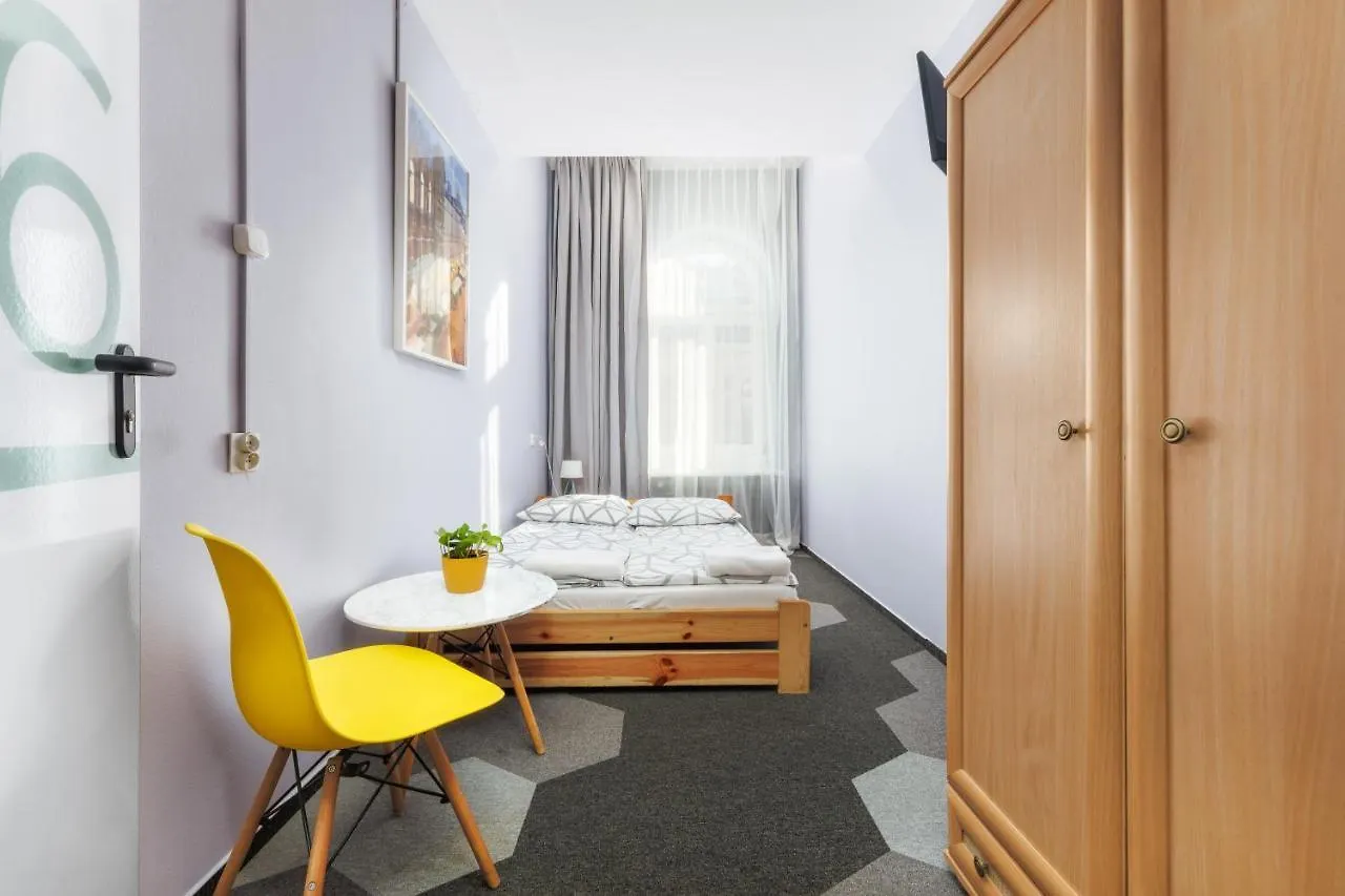 Moon Hostel Warszawa 0*, Varşova